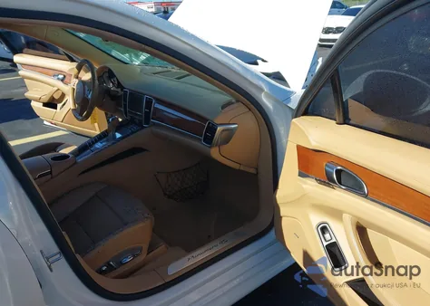 2011 Porsche Panamera 4S z USA, uszkodzony, nr VIN WP0AB2A74BL061682